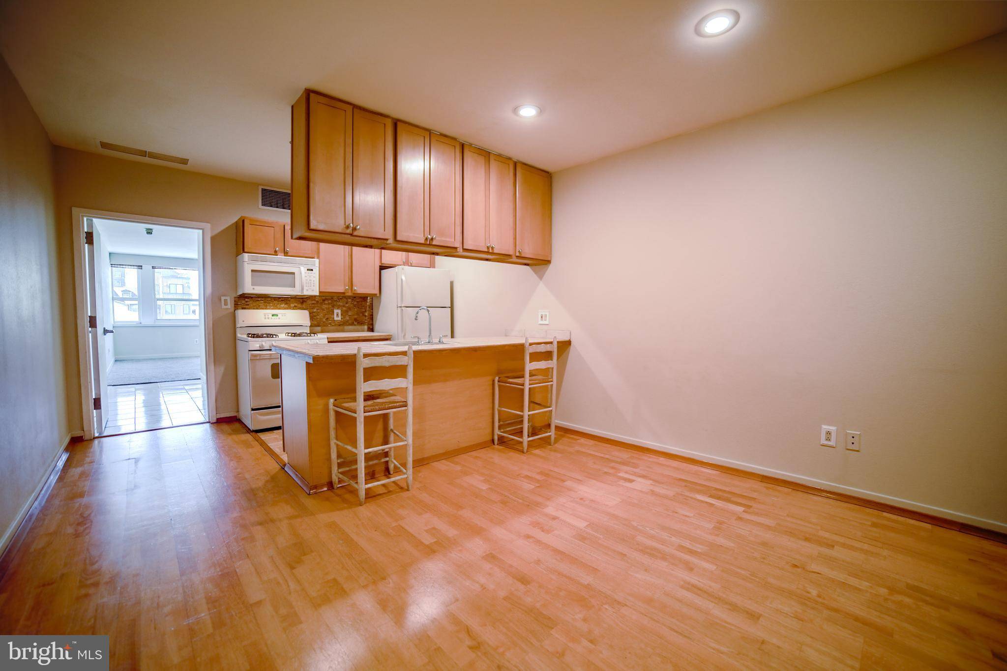 Philadelphia, PA 19107,1100 VINE ST #403