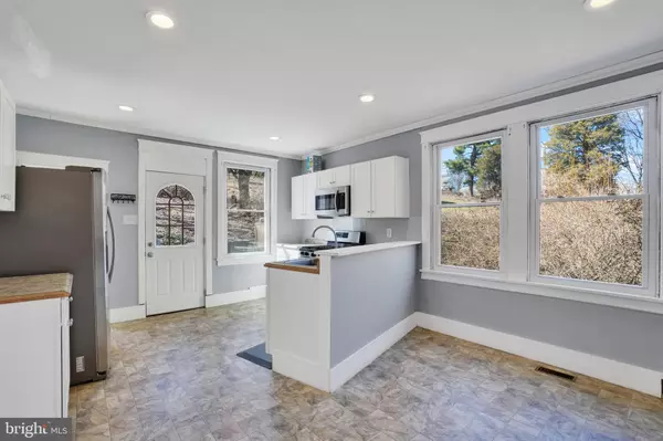 Mount Wolf, PA 17347,954 2ND ST
