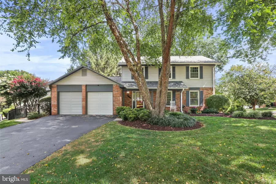 1752 GLASTONBERRY RD, Potomac, MD 20854