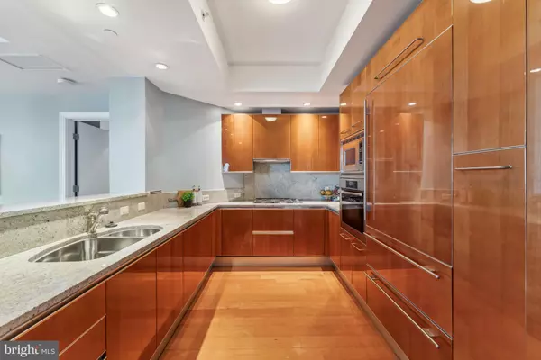 Arlington, VA 22209,1881 N NASH ST #812