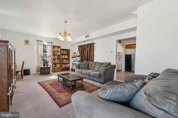 Delran, NJ 08075,19 STEWART AVE