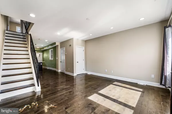 Philadelphia, PA 19145,2633 TASKER ST