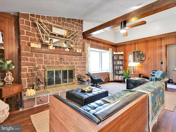 Newmanstown, PA 17073,82 FOX RD