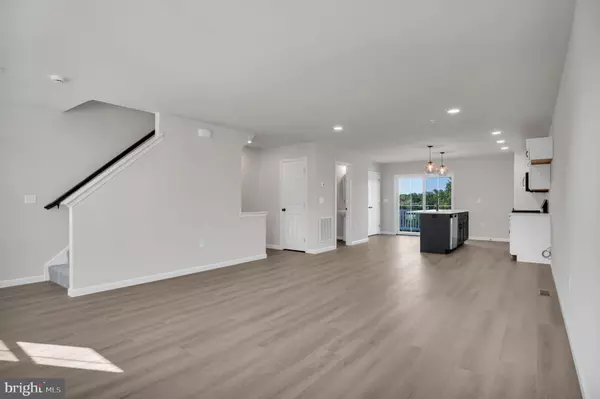 Carlisle, PA 17015,6 MORGAN CIR #012-03