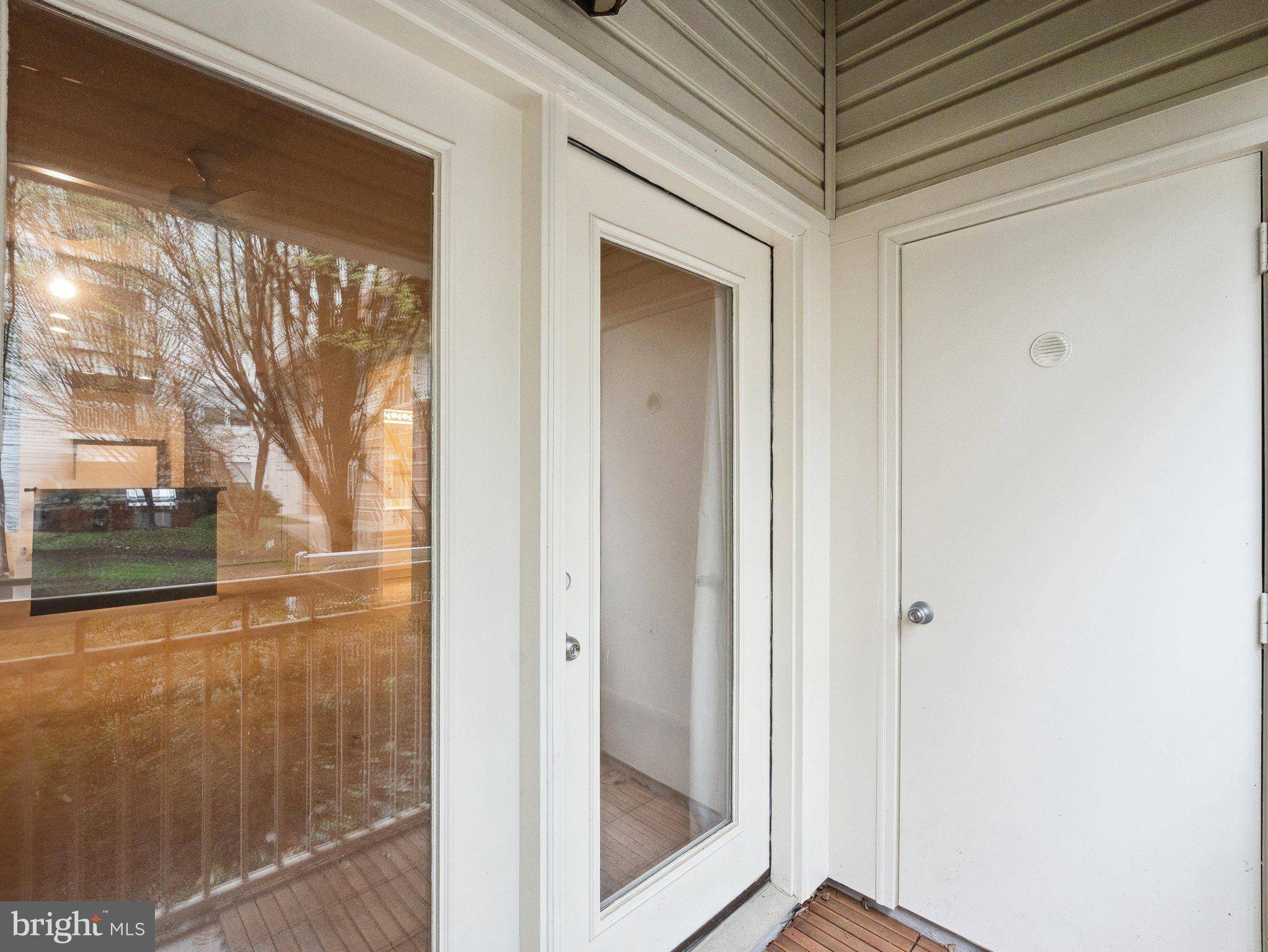 Vienna, VA 22181,2765 CENTERBORO DR #161
