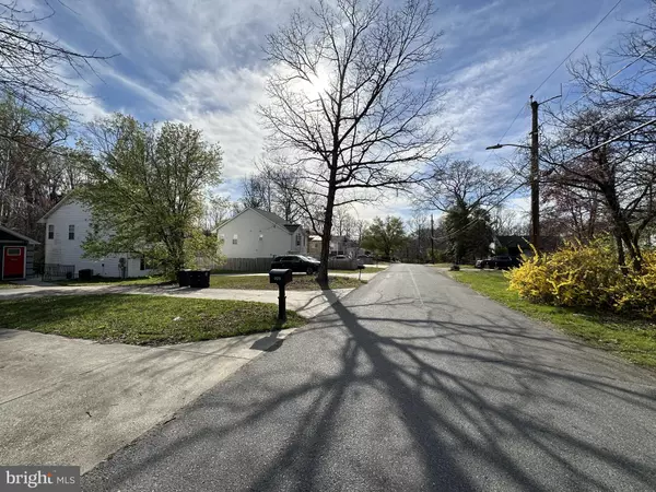 Lanham, MD 20706,9934 ELM ST