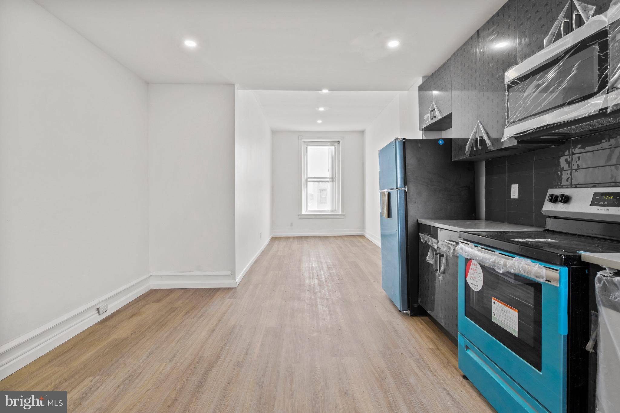 Philadelphia, PA 19145,1602 S BROAD ST #3