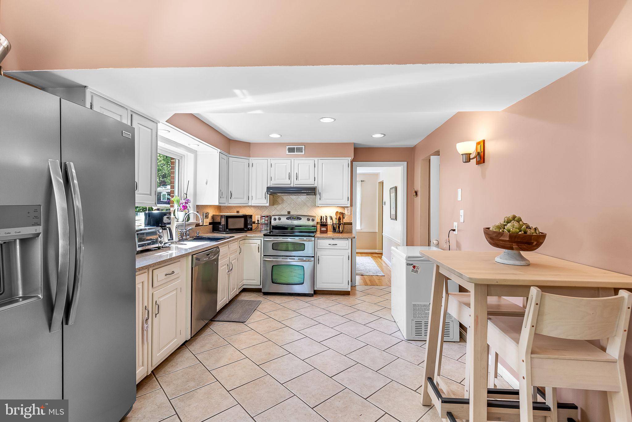 Falls Church, VA 22041,6530 OAKWOOD DR