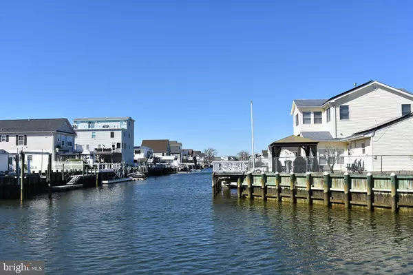 Little Egg Harbor Twp, NJ 08087,984 RADIO RD