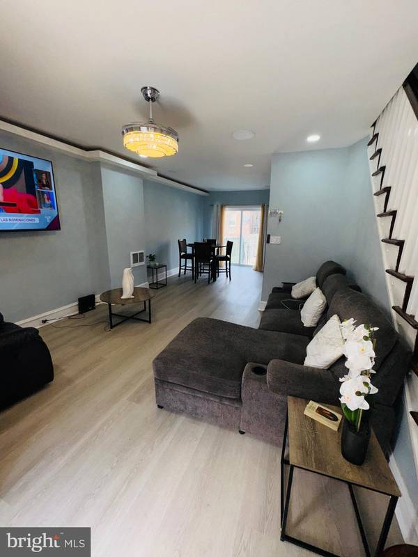 Philadelphia, PA 19120,531 E LURAY ST