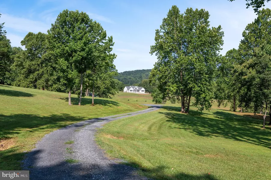 4050 CARRINGTON RD, Delaplane, VA 20144