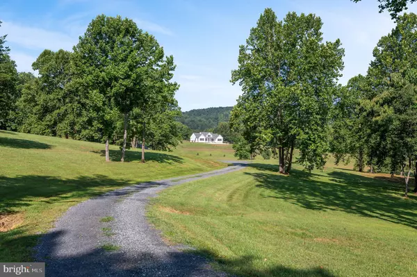 4050 CARRINGTON RD, Delaplane, VA 20144