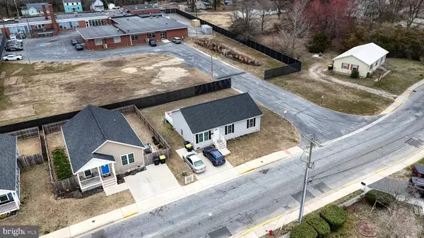 Laurel, DE 19956,533 W 7TH ST