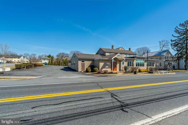 Mount Joy, PA 17552,905 W MAIN ST