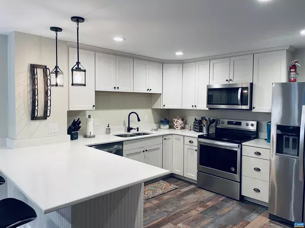 Staunton, VA 24401,921 W BEVERLEY ST