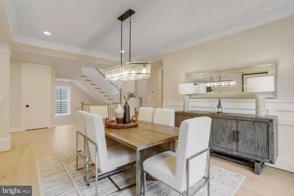 Arlington, VA 22205,2004 N LEXINGTON ST