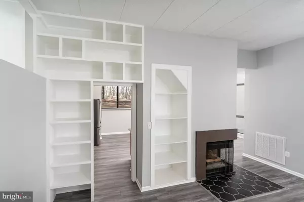 Reston, VA 20191,11557 ROLLING GREEN CT #100-A