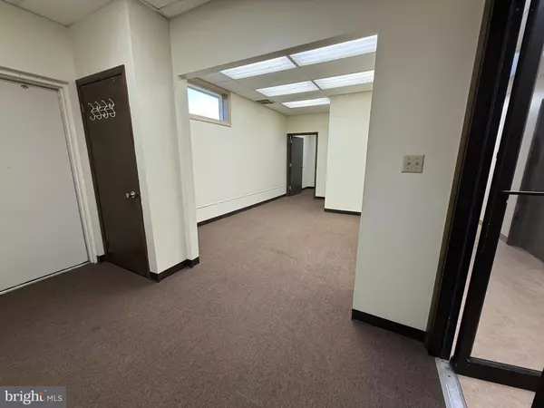 Vineland, NJ 08360,871 W OAK RD #UNIT B