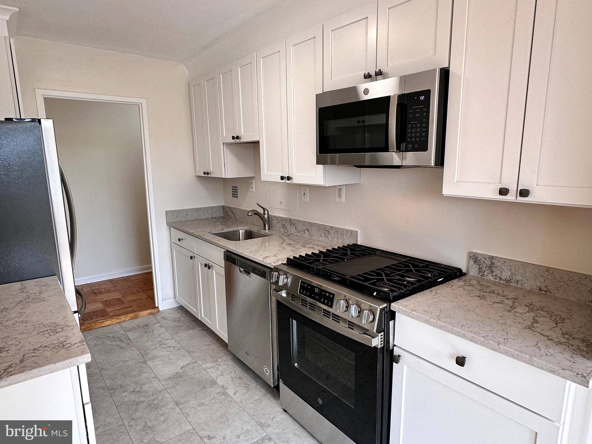 Alexandria, VA 22307,6621 WAKEFIELD DR #403