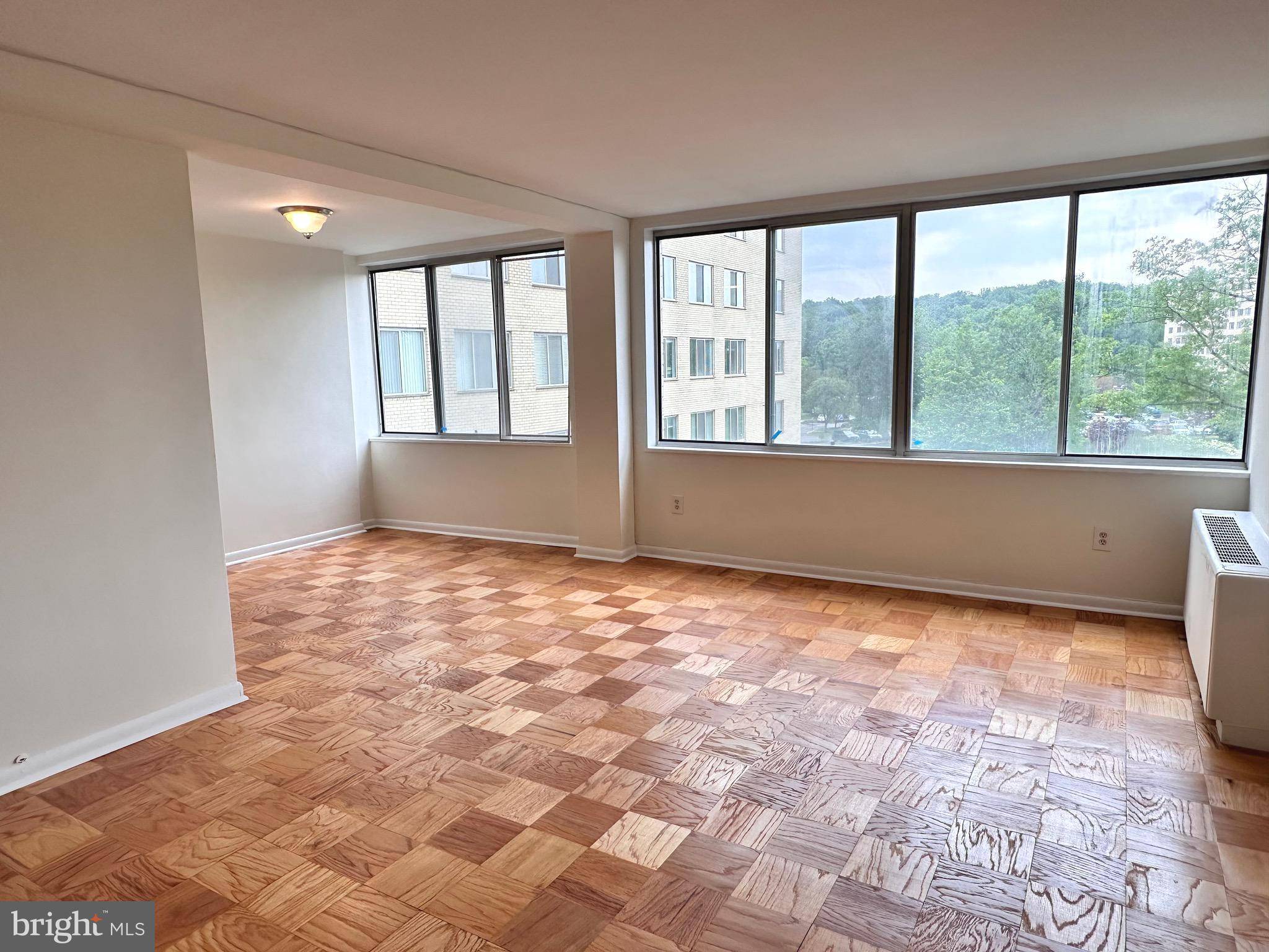 Alexandria, VA 22307,6621 WAKEFIELD DR #403