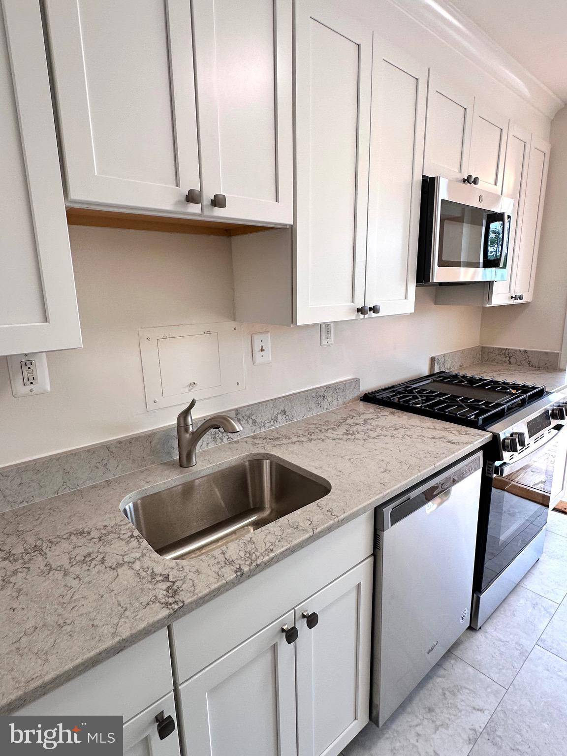 Alexandria, VA 22307,6621 WAKEFIELD DR #403