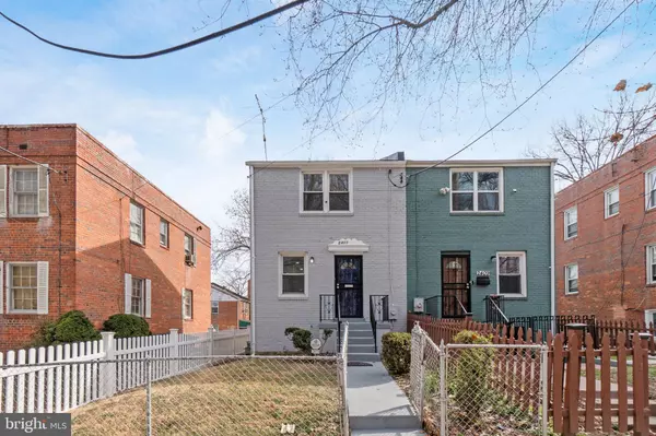 2411 SAVANNAH ST SE, Washington, DC 20020