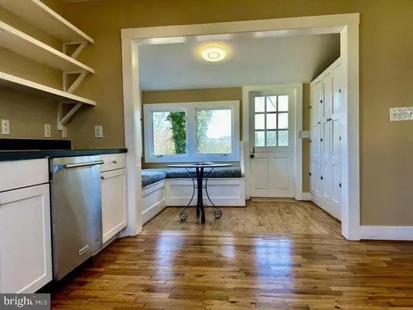 Pratts, VA 22731,2331 ORANGE RD