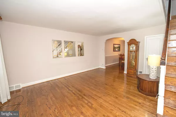 Philadelphia, PA 19135,6614 ALGARD ST