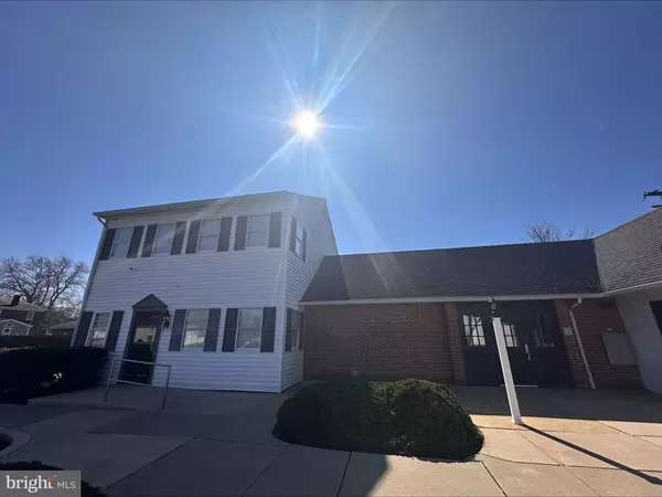 515 LEAMAN AVE #B, Millersville, PA 17551