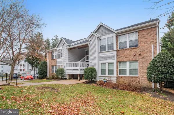 3409 LAKESIDE VIEW DR #17-1, Falls Church, VA 22041