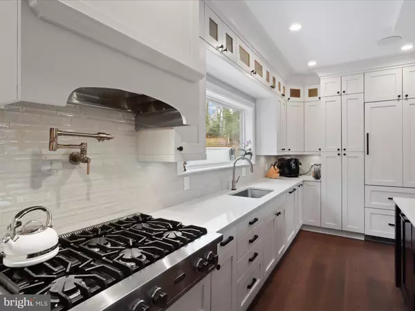 Bethesda, MD 20816,6307 CRATHIE LN