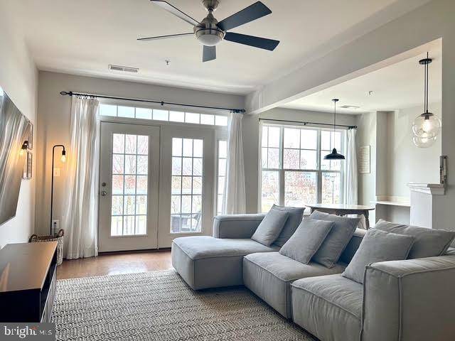 Aldie, VA 20105,42191 SHORECREST TER