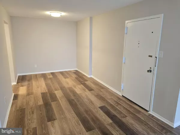 Rockville, MD 20850,118 MONROE ST #1206