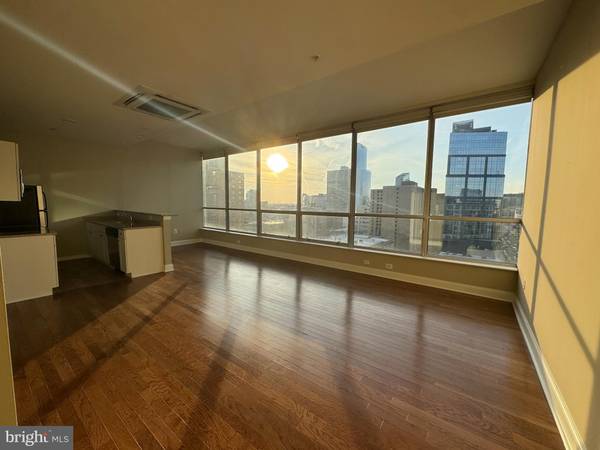 2040 MARKET ST #214, Philadelphia, PA 19103