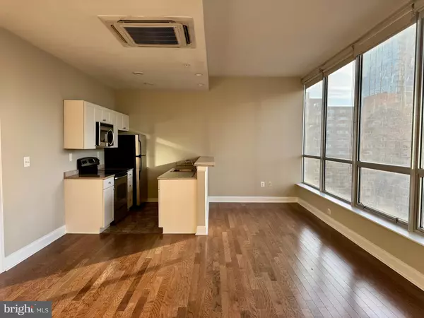 Philadelphia, PA 19103,2040 MARKET ST #214