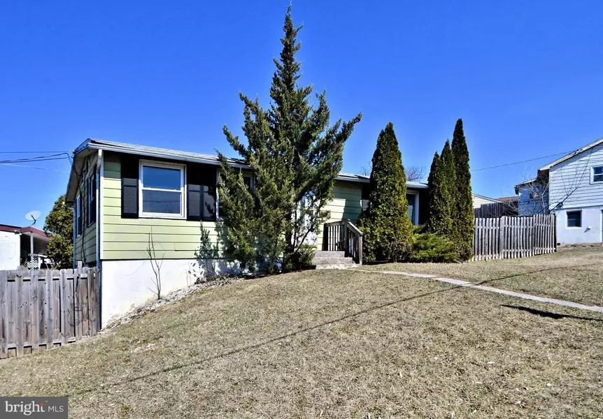 2497 LINCOLN AVE, Easton, PA 18042