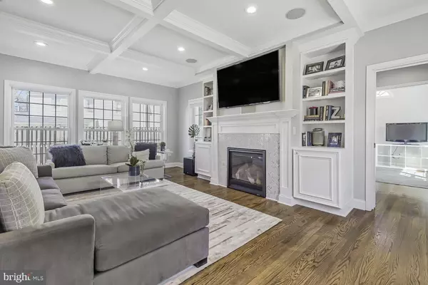 Bethesda, MD 20817,8206 HAMPDEN LN