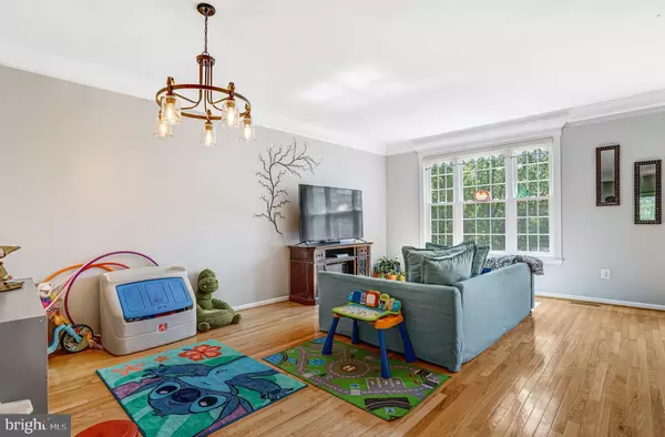 Alexandria, VA 22315,7721 SULLIVAN CIR