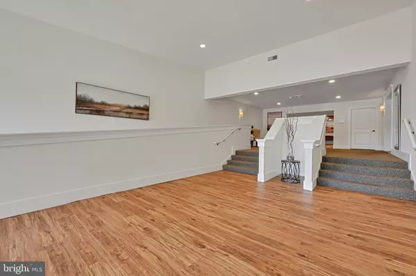 Mount Joy, PA 17552,955 W MAIN ST #4