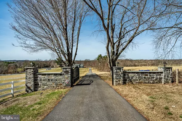 West Chester, PA 19382,1105 & 1107 MEETINGHOUSE RD