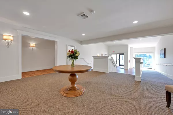 Mount Joy, PA 17552,955 W MAIN ST #6