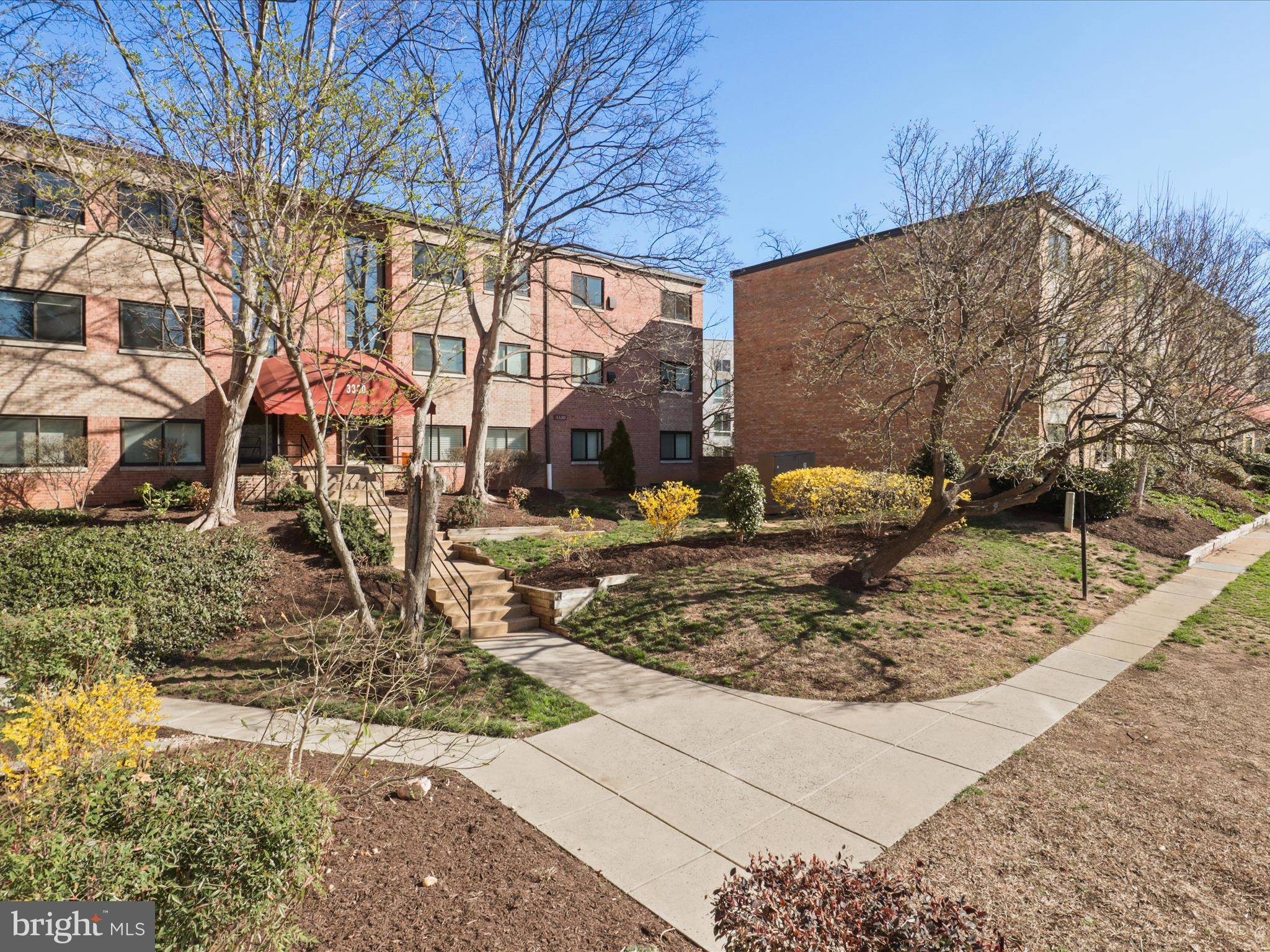 Alexandria, VA 22302,3330 S 28TH ST #404