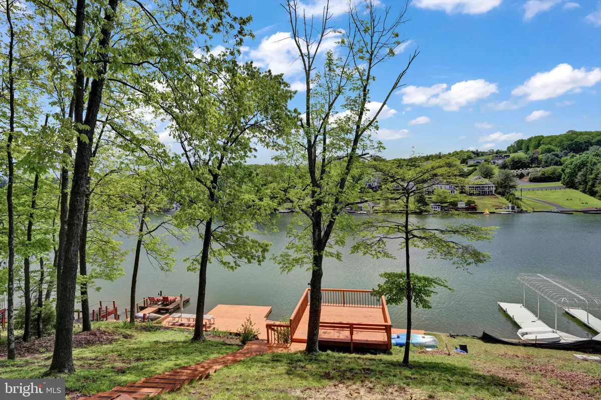 Auburn, PA 17922,1494 WYNONAH DR