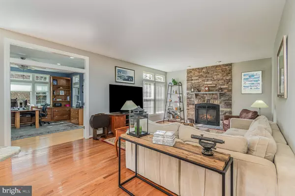 Chantilly, VA 20152,43477 ORSON ST