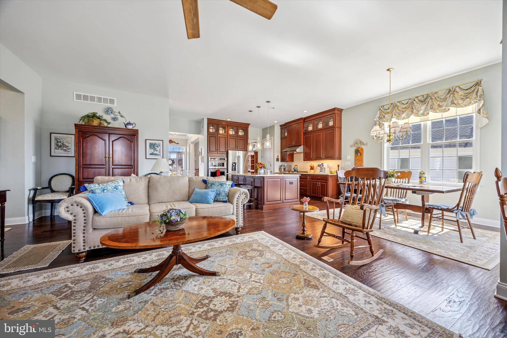 Phoenixville, PA 19460,723 READING CIR