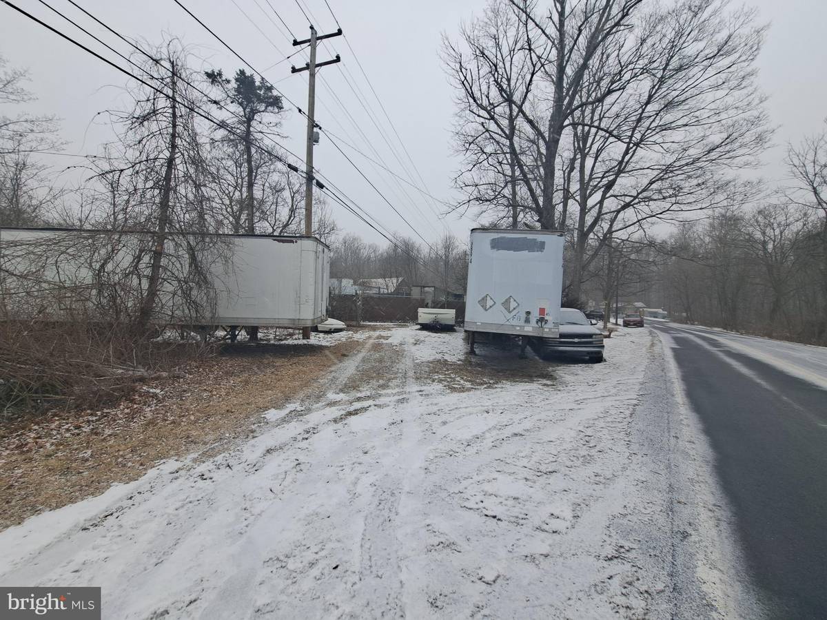 Bangor, PA 18013,124 MOLASSES RD
