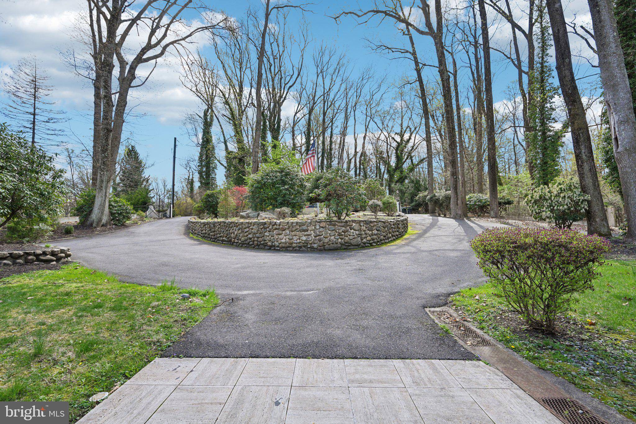 Cherry Hill, NJ 08003,1121 WINDING DR