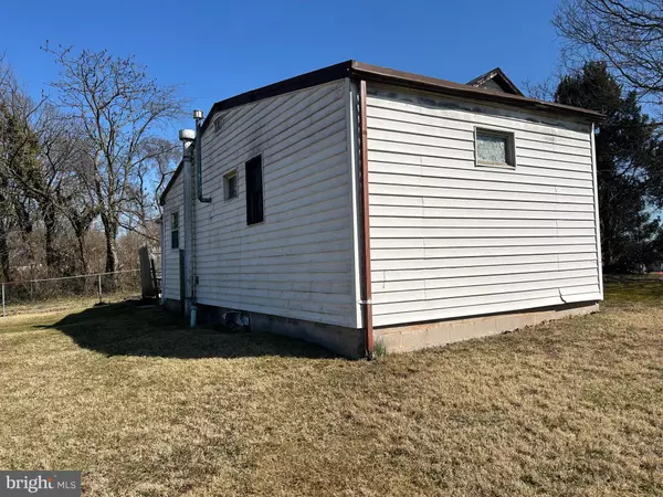 New Oxford, PA 17350,304 W HIGH ST