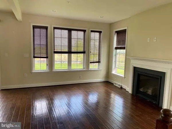 Hummelstown, PA 17036,671 WHITETAIL DR