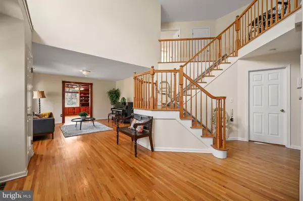 Princeton Junction, NJ 08550,12 WOODLAND CT